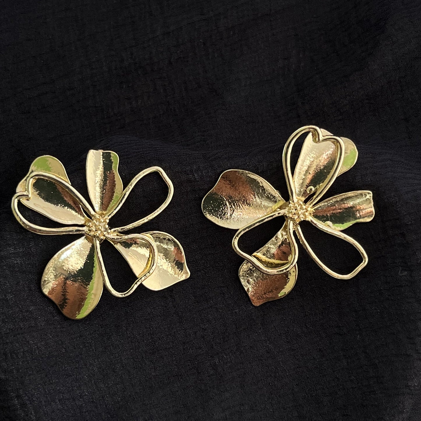 Golden Chunky Flower Petals Earing