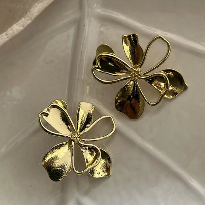 Golden Chunky Flower Petals Earing