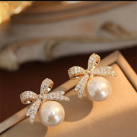 Cute Pearl Bow Stud Earing