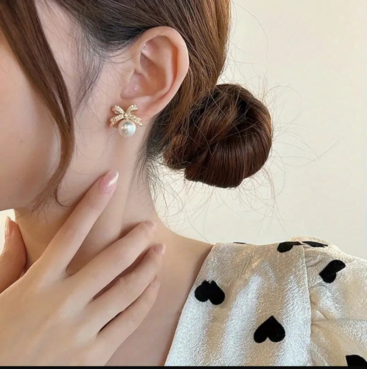 Cute Pearl Bow Stud Earing