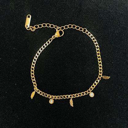 Stylish Leaf Bracelet - 18K Gold Plated