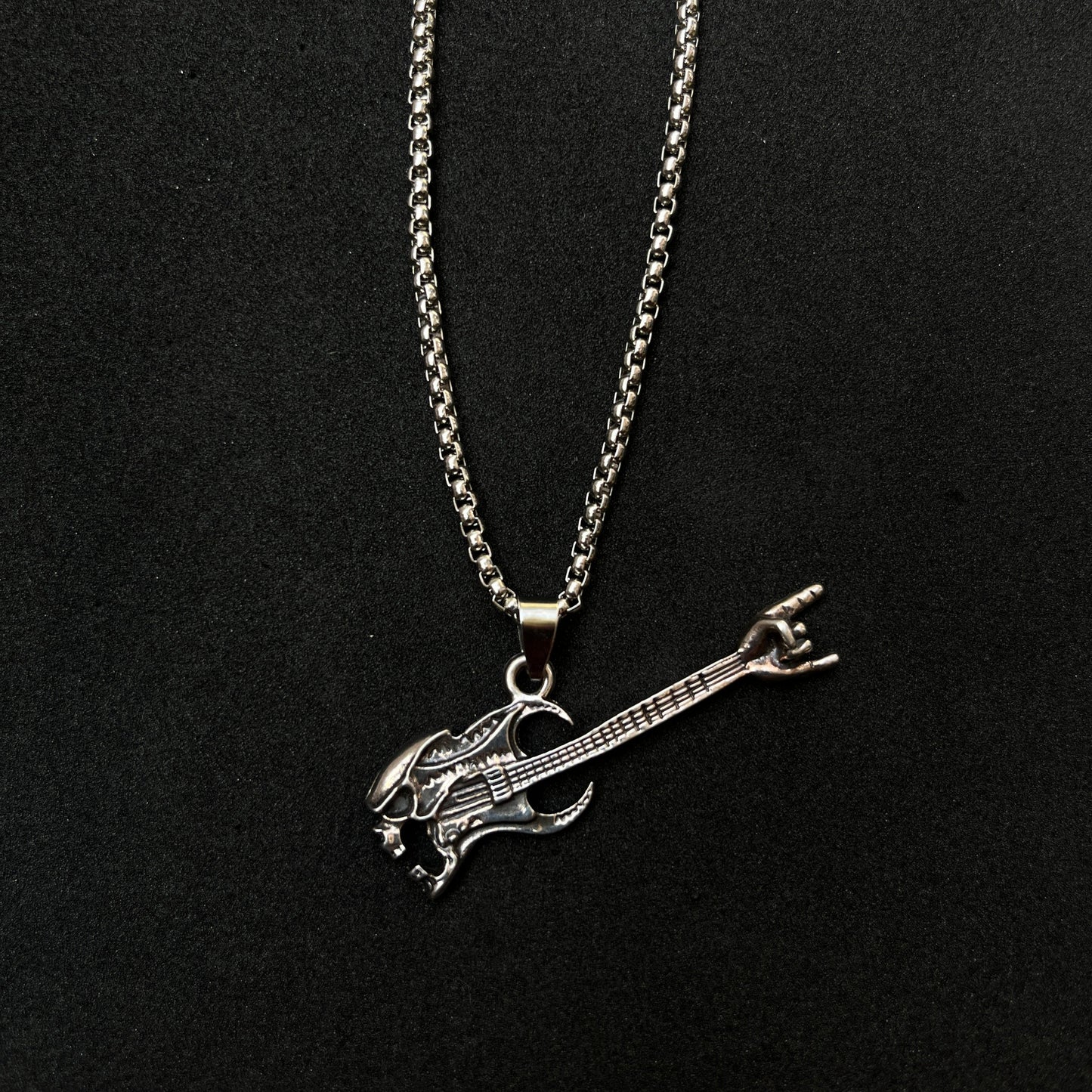 Guitar chain Pendent