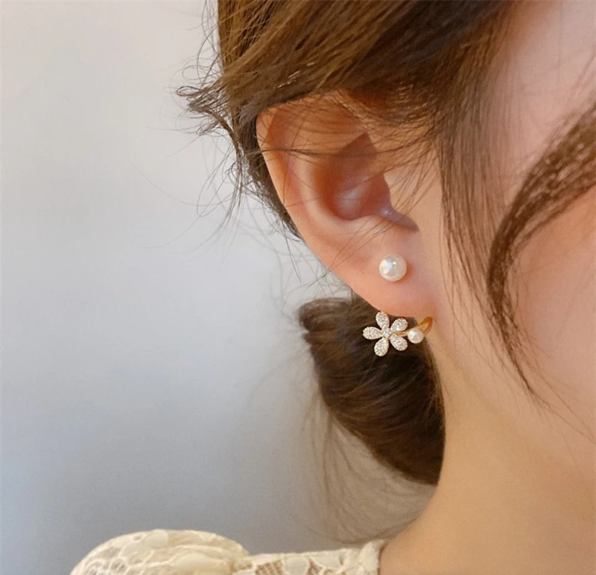 Stylish White Flower Pearl Korean Earing