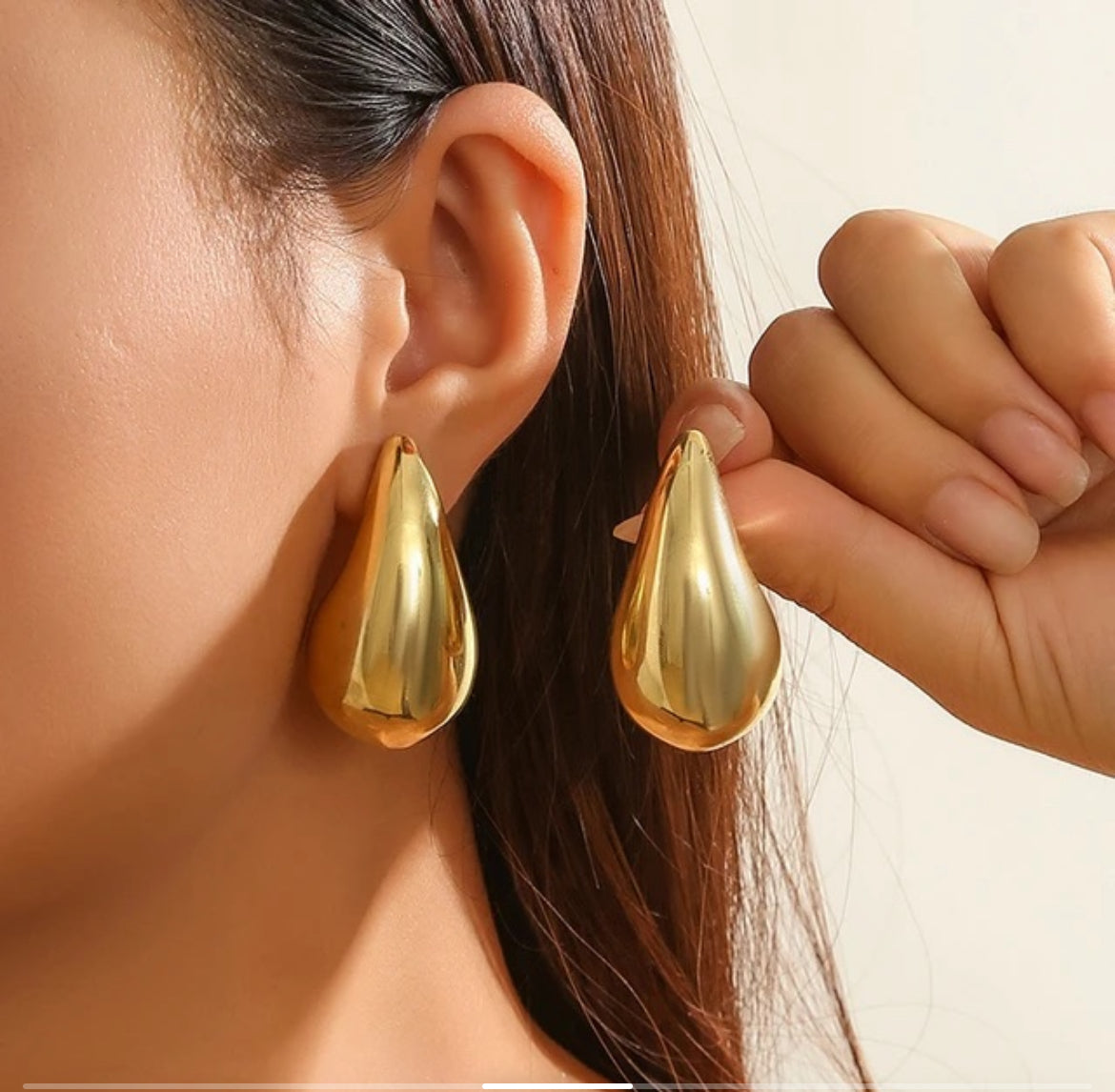 Chic Tear Drop "Celebrity Hoops " Earing