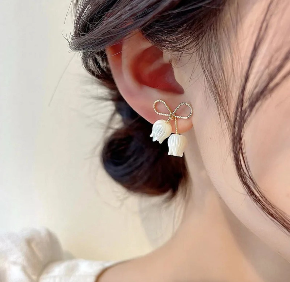 White Rose Bow Earing