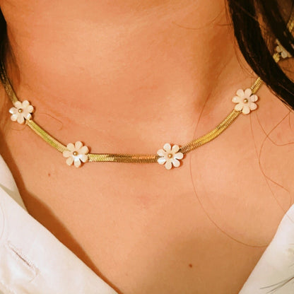 Flower Snake Chain Necklace